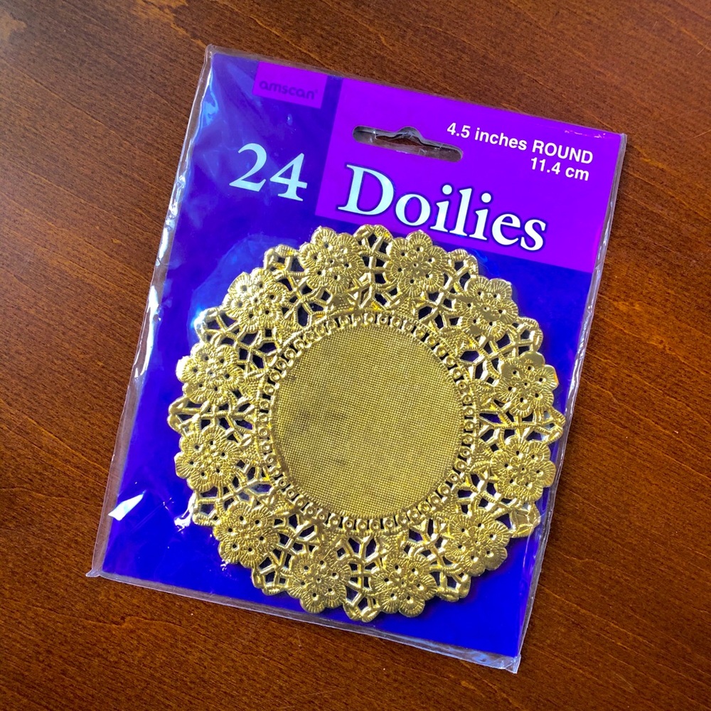 24 gold paper doilies 4.5 inches round